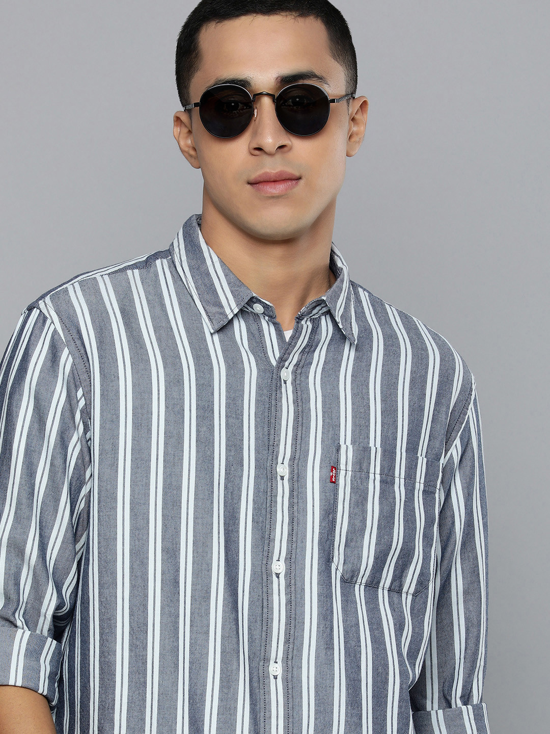 

Levis Men Grey & White Relaxed Fit Striped Pure Cotton Casual Shirt