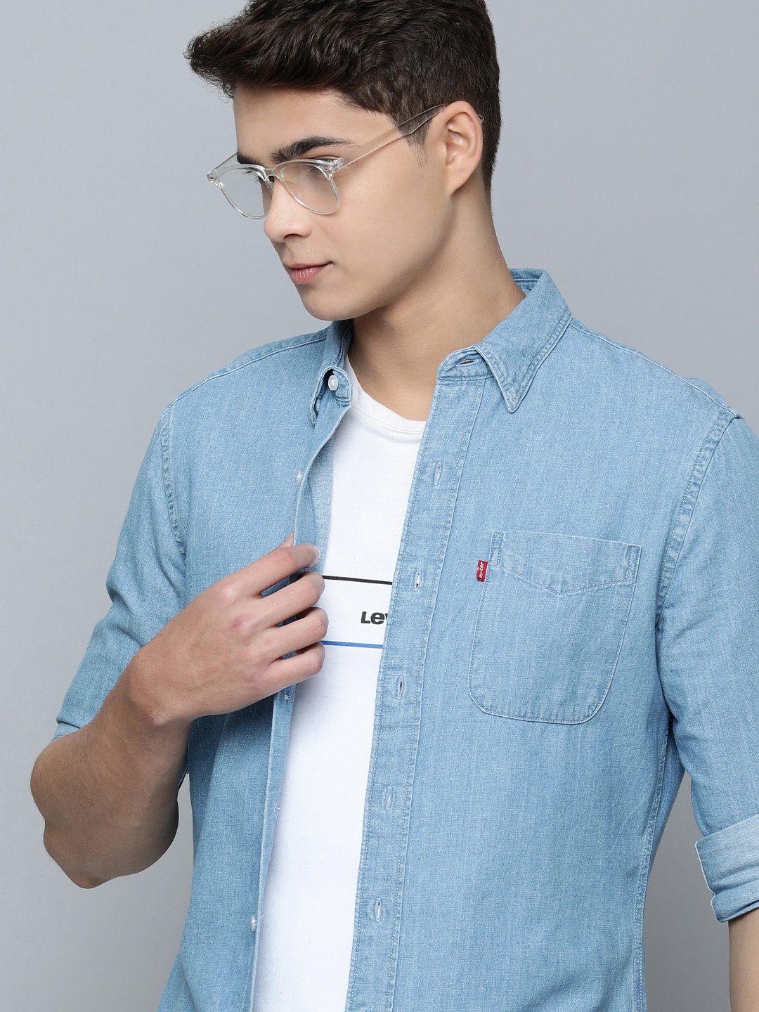 

Levis Men Blue Slim Fit Cotton Linen Denim Casual Shirt