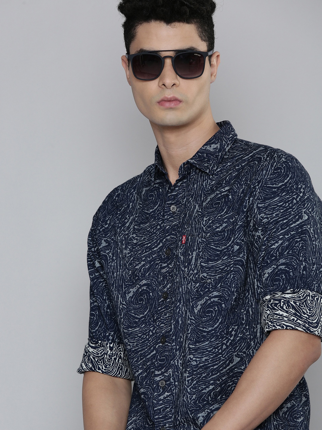 

Levis Men Navy Blue & White Slim Fit Printed Pure Cotton Casual Shirt