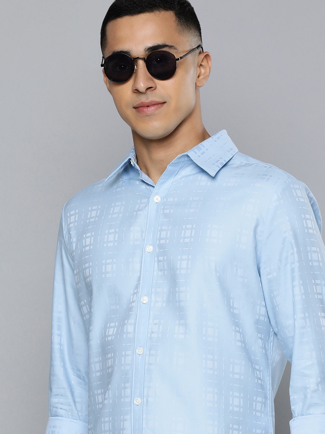 

Levis Men Light Blue Slim Fit Checked Pure Cotton Casual Shirt