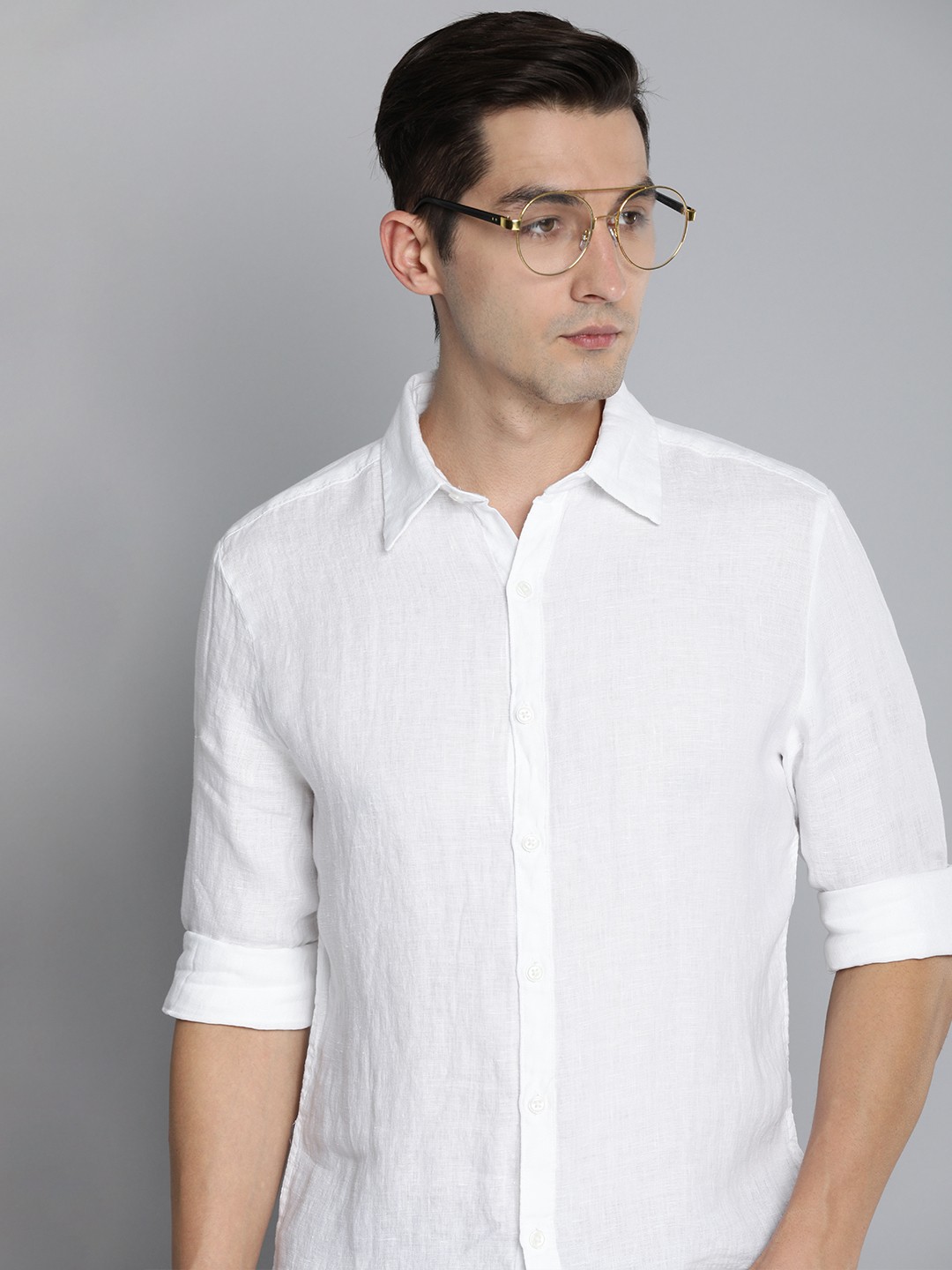 

Levis Men White Solid Slim Fit Pure Linen Casual Shirt