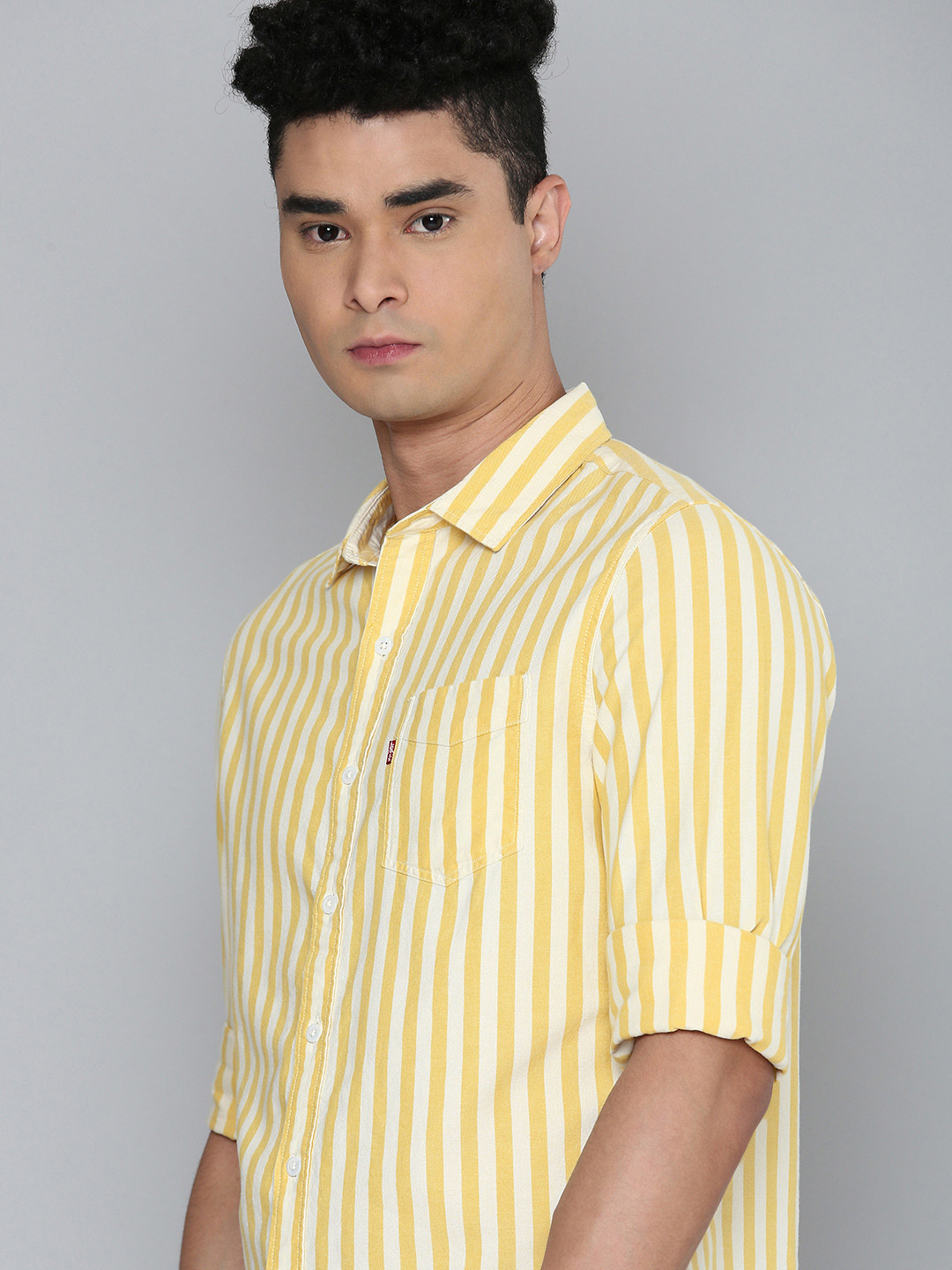 

Levis Men White And Yellow Slim Fit Striped Pure Cotton Casual Shirt