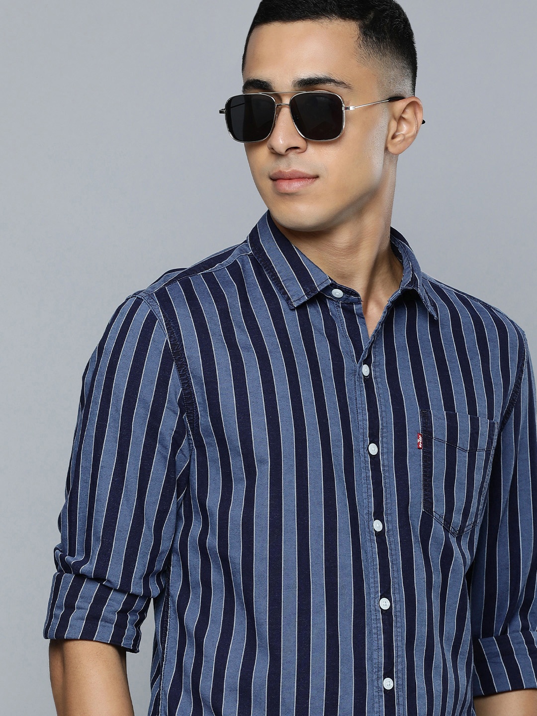 

Levis Men Blue Slim Fit Vertical Striped Pure Cotton Casual Shirt