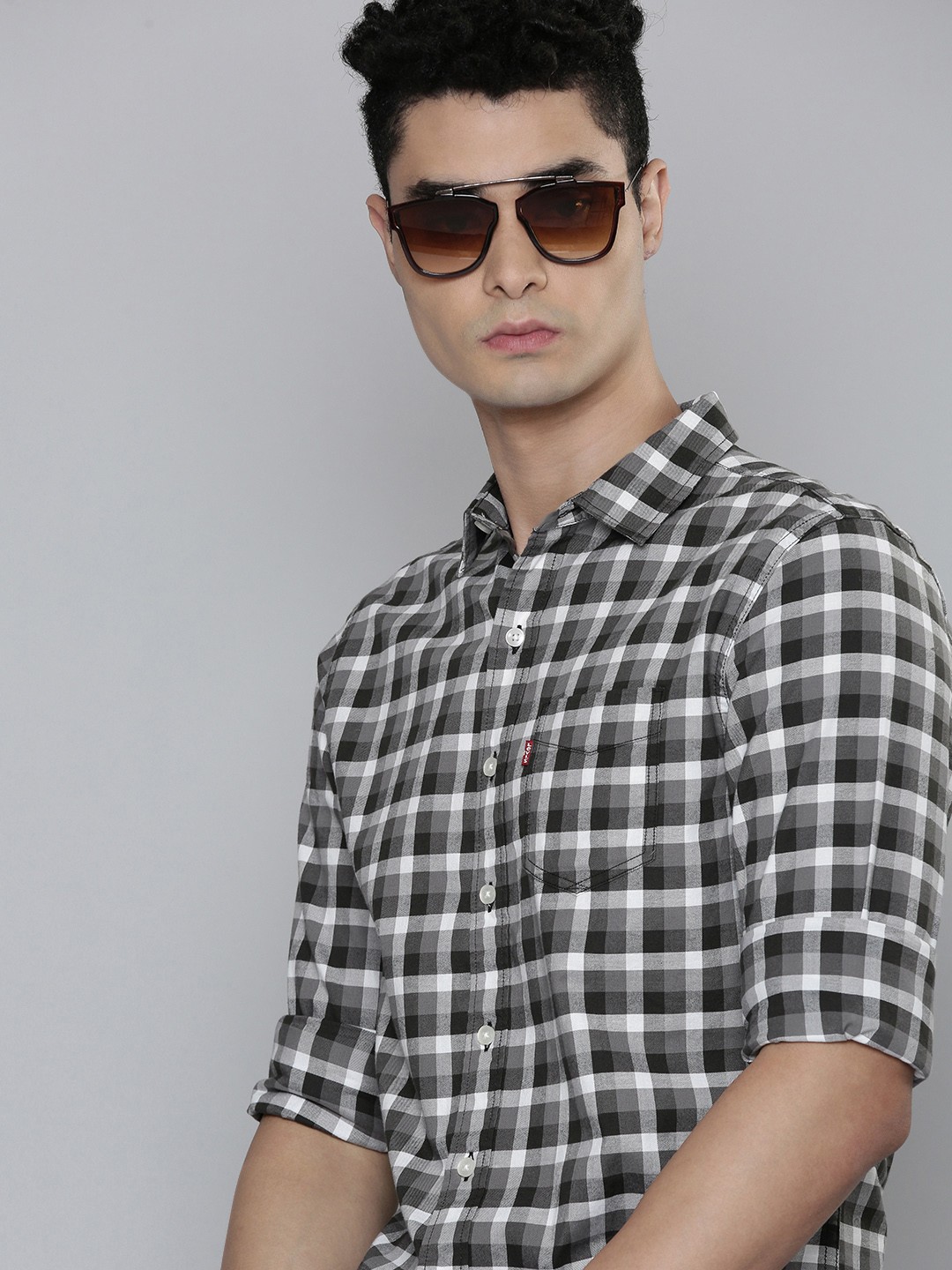 

Levis Men Grey & White Slim Fit Gingham Checked Casual Shirt