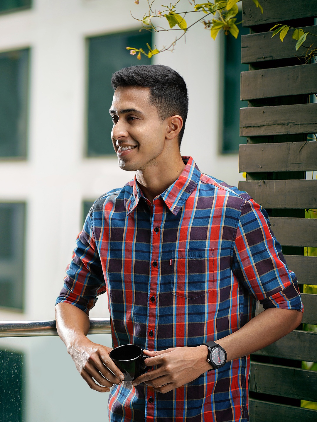 

Levis Men Navy Blue & Rust Brown Slim Fit Checked Pure Cotton Casual Shirt