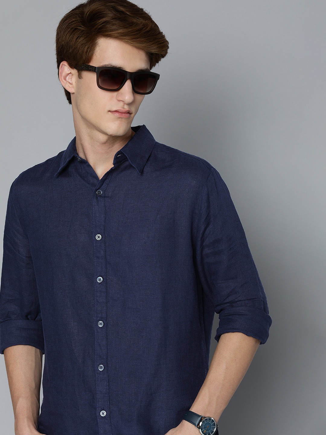 

Levi's Men Slim Fit Linen Casual Shirt, Navy blue