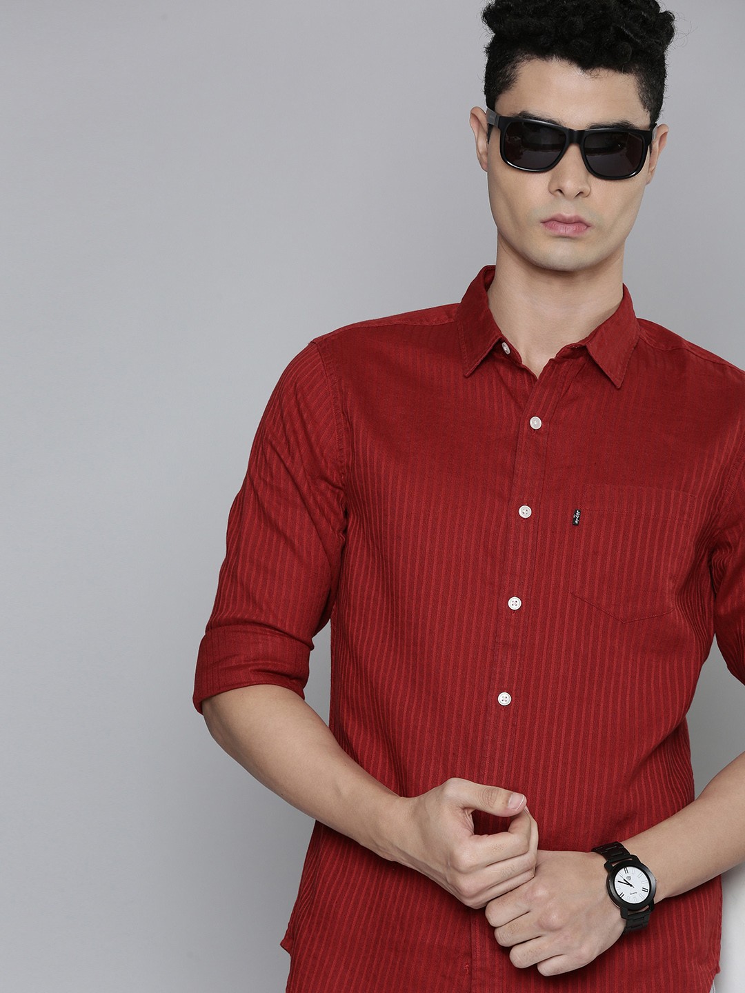

Levis Men Red Slim Fit Self Striped Linen Cotton Casual Shirt