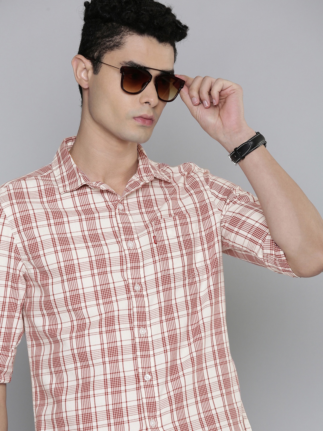 

Levis Men Pink & White Slim Fit Checked Pure Cotton Casual Shirt