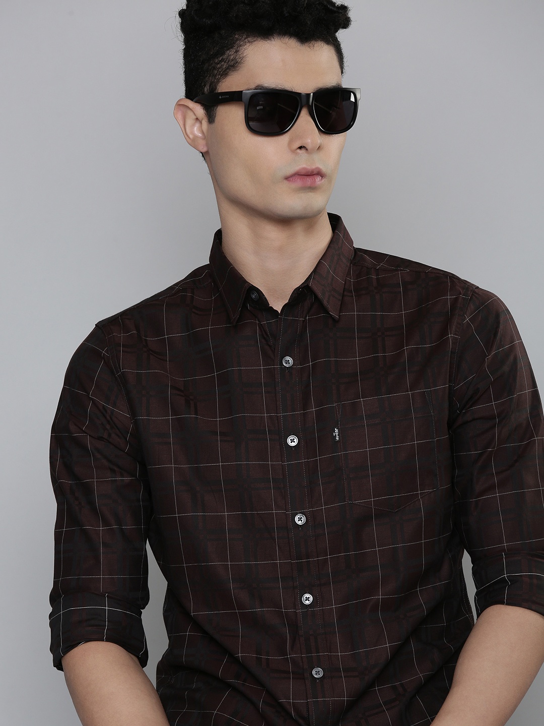 

Levis Men Coffee Brown & White Slim Fit Checked Pure Cotton Casual Shirt