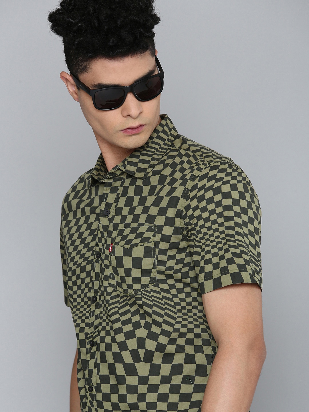 

Levis Men Green &Black Slim Fit Checked Pure Cotton Casual Shirt