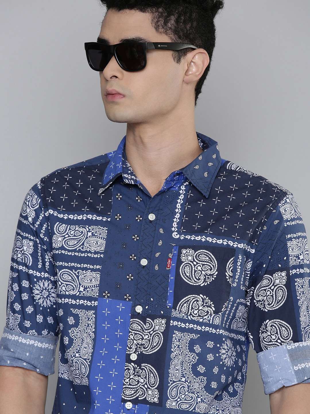 

Levis Men Blue & White Slim Fit Ethnic Printed Pure Cotton Casual Shirt