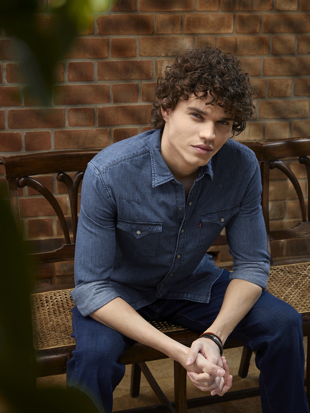 

Levis Men Blue Solid Slim Fit Denim Casual Shirt