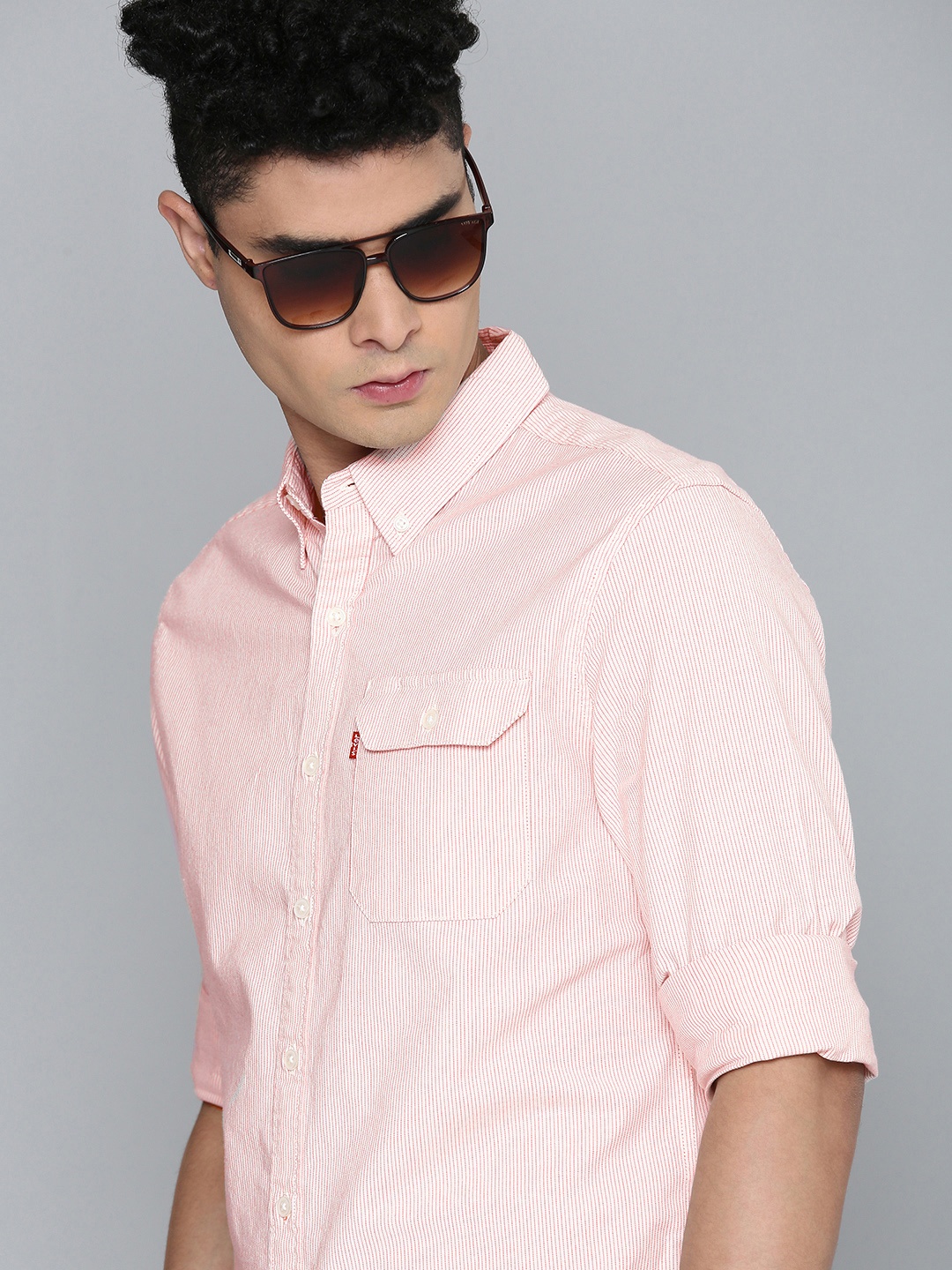 

Levis Men Pink & White Slim Fit Striped Casual Shirt