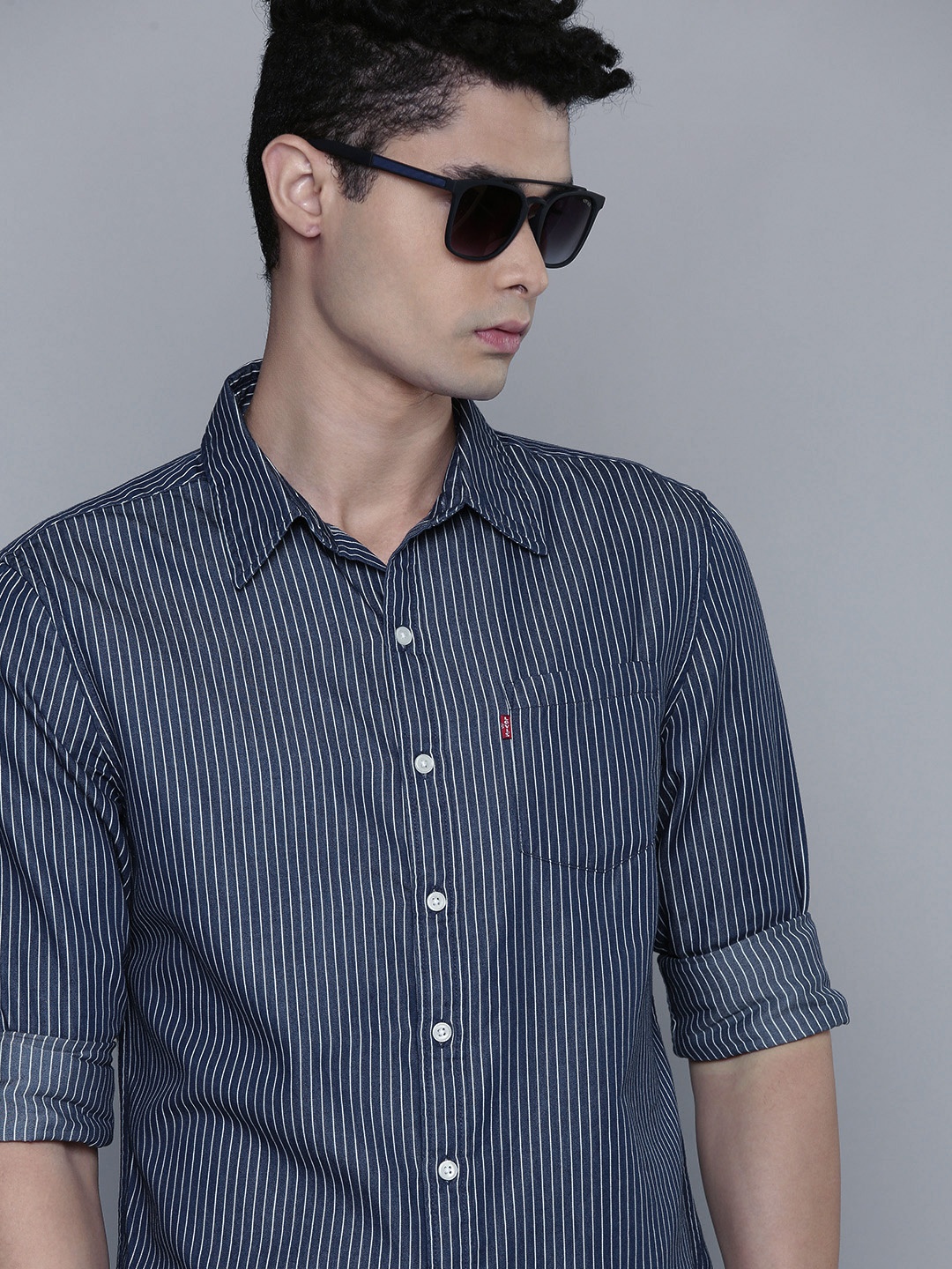 

Levis Men Blue & White Slim Fit Striped Casual Shirt