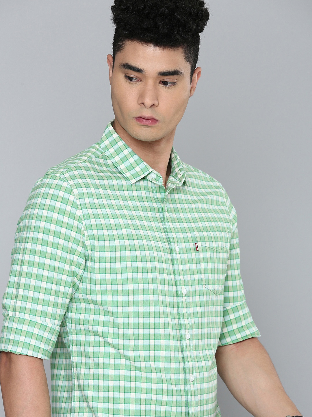 

Levis Men Green & Off White Gingham Checks Slim Fit Pure Cotton Casual Shirt