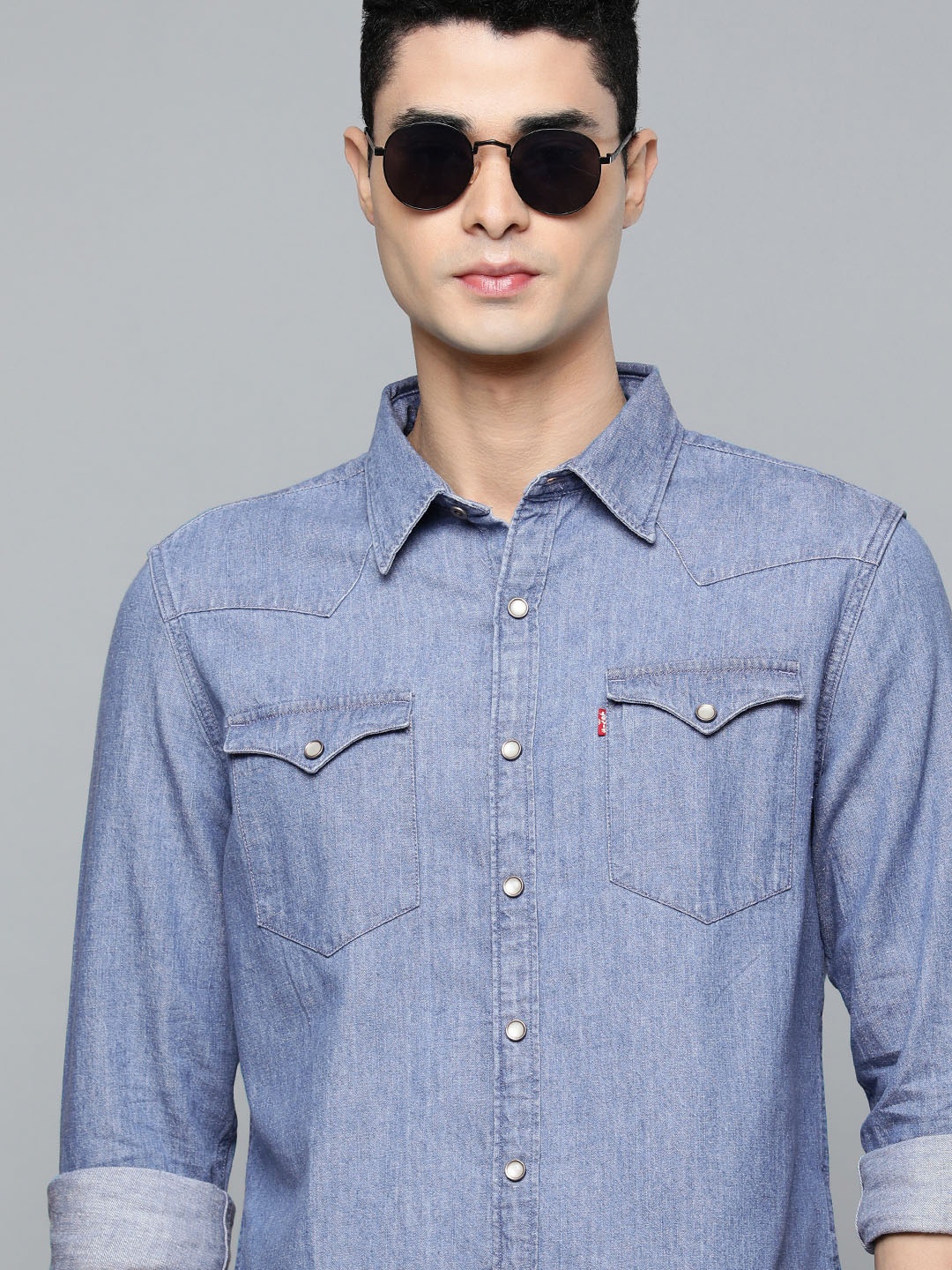 

Levis Men Blue Solid Slim Fit Cotton Linen Denim Casual Shirt