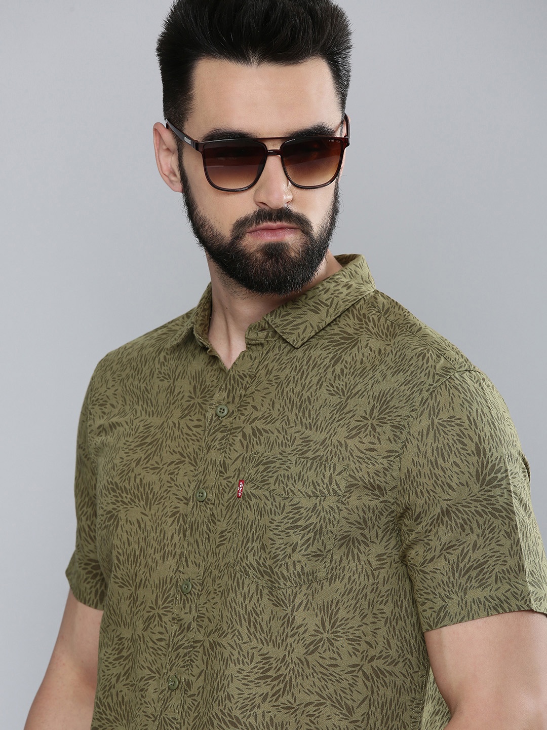 

Levis Men Olive Green Slim Fit Floral Printed Linen Cotton Casual Shirt