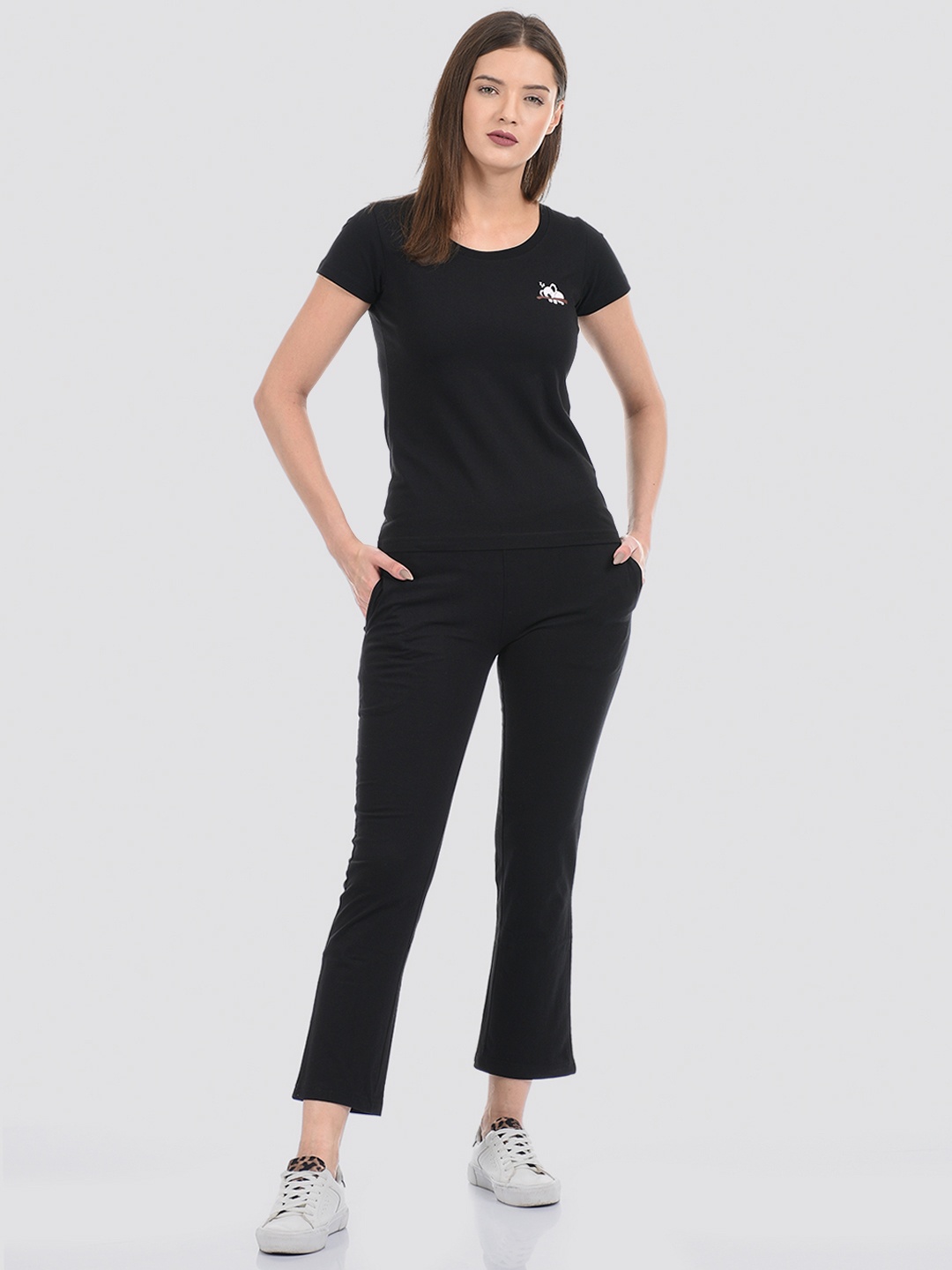 

ONEWAY Women Solid Cotton Night Suit, Black