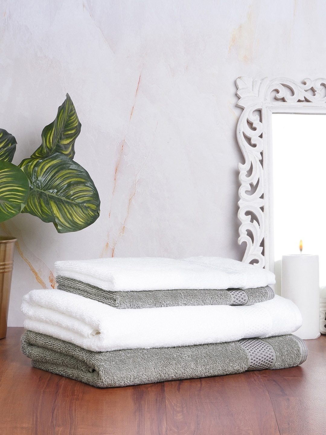 

SPACES Set Of 4 White & Grey Solid 600 GSM Pure Cotton Towel Set