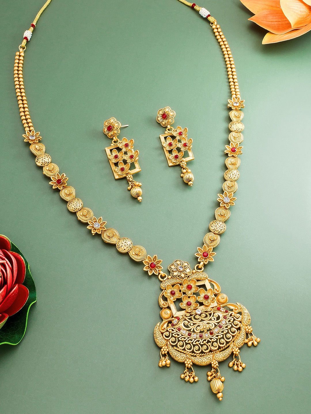 

aadita Red Gold-Plated Stone-Studded & Beaded Temple Jewellery Set