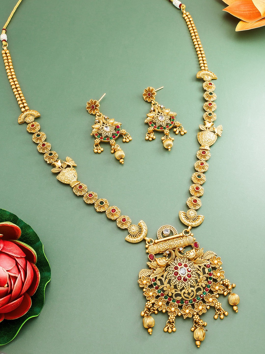 

aadita Red & Gold-Toned & Plated Temple Stone-Studded Jewellery Set