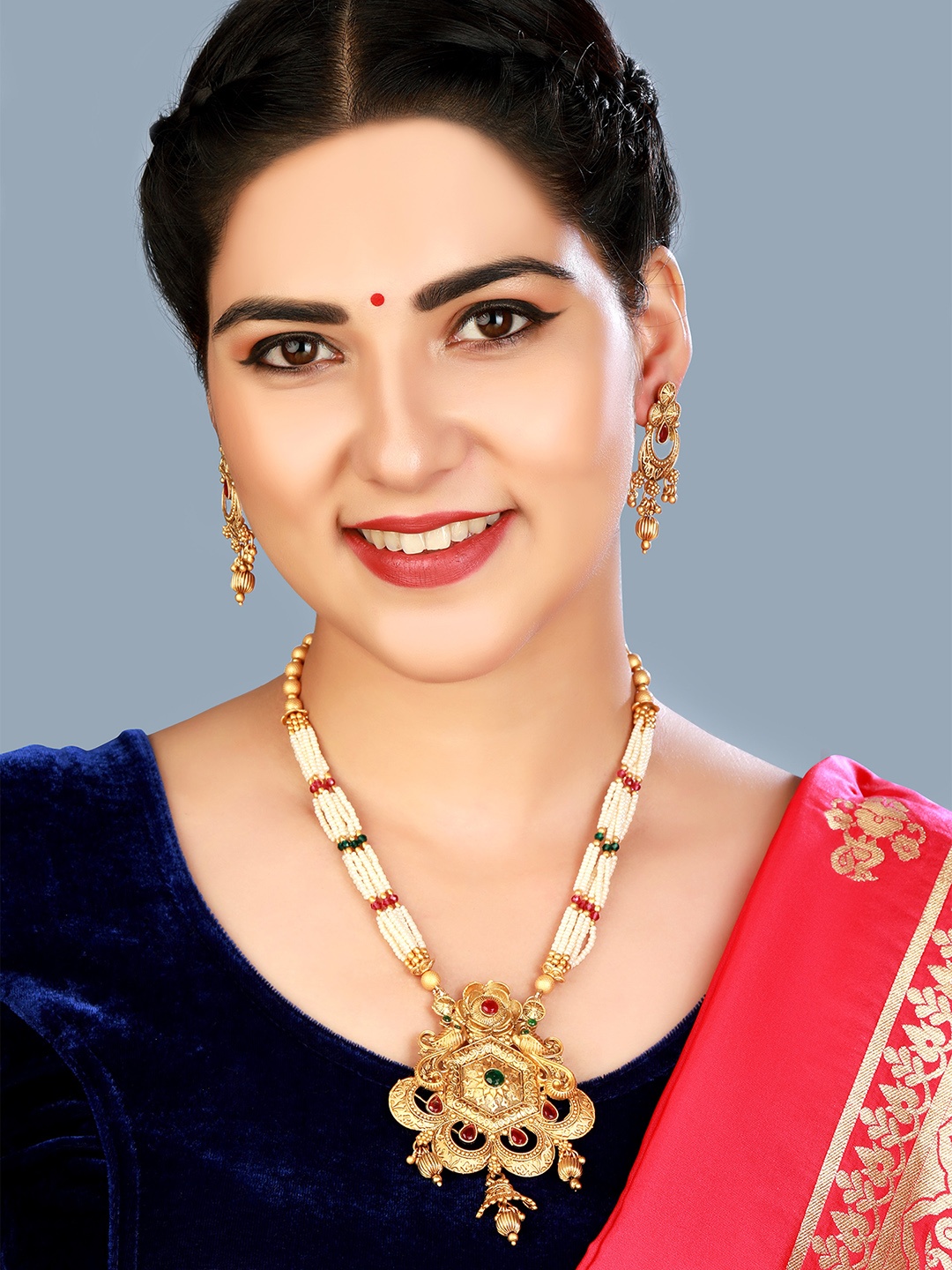 

aadita Women Gold-Plated White Beaded Multistrand Pearl Studded Jewellery Set
