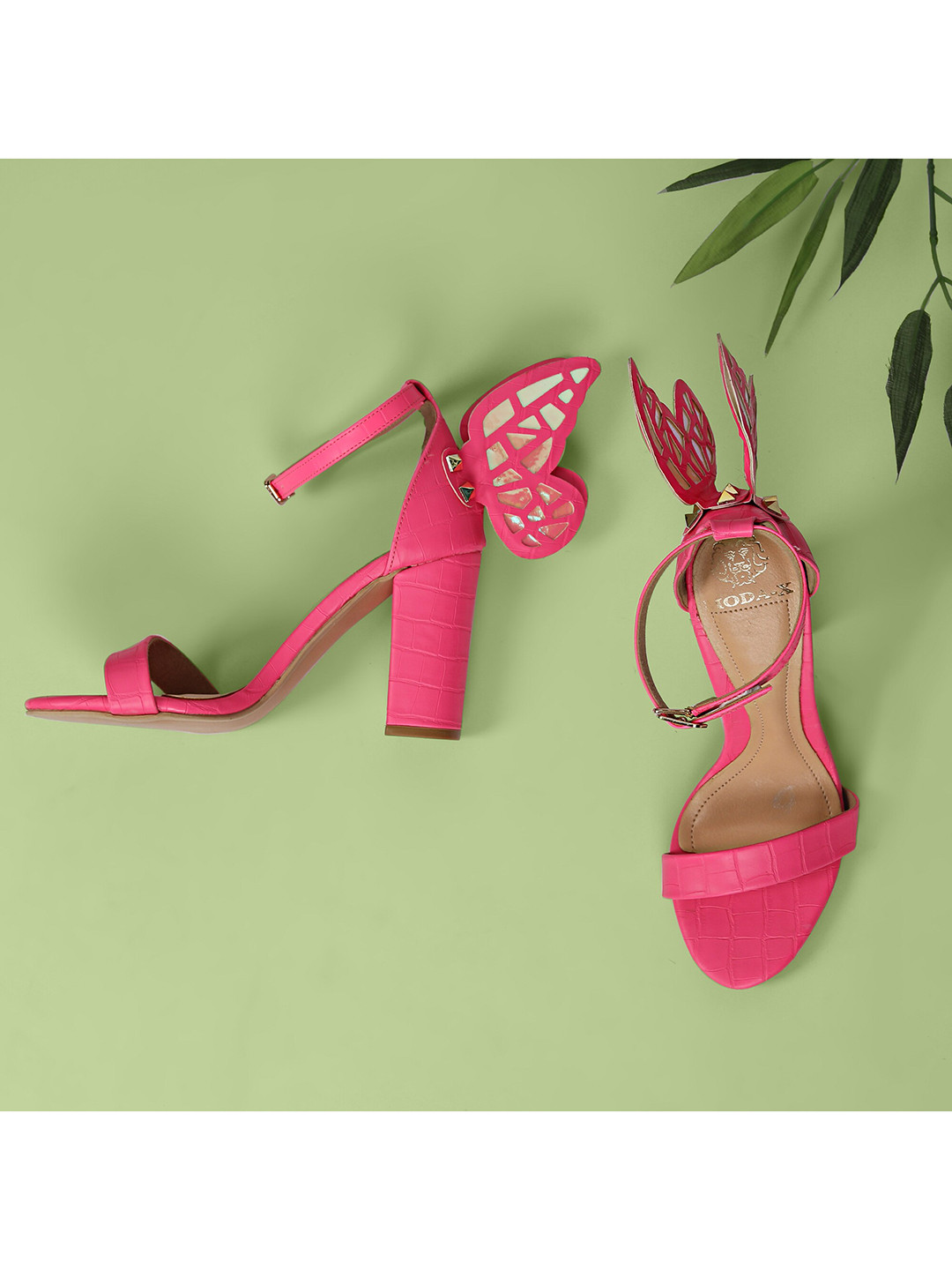 

MODA-X Pink Printed Block Sandals with Buckles