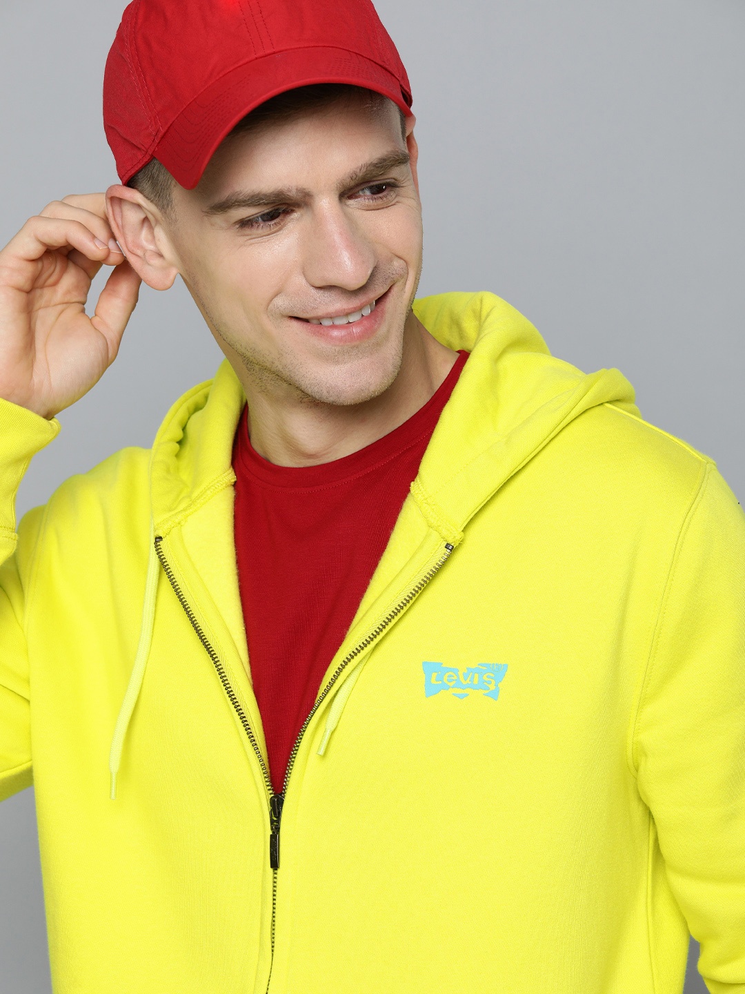 

Levis Men Yellow Brand Logo Print Hooded Sweatshirt