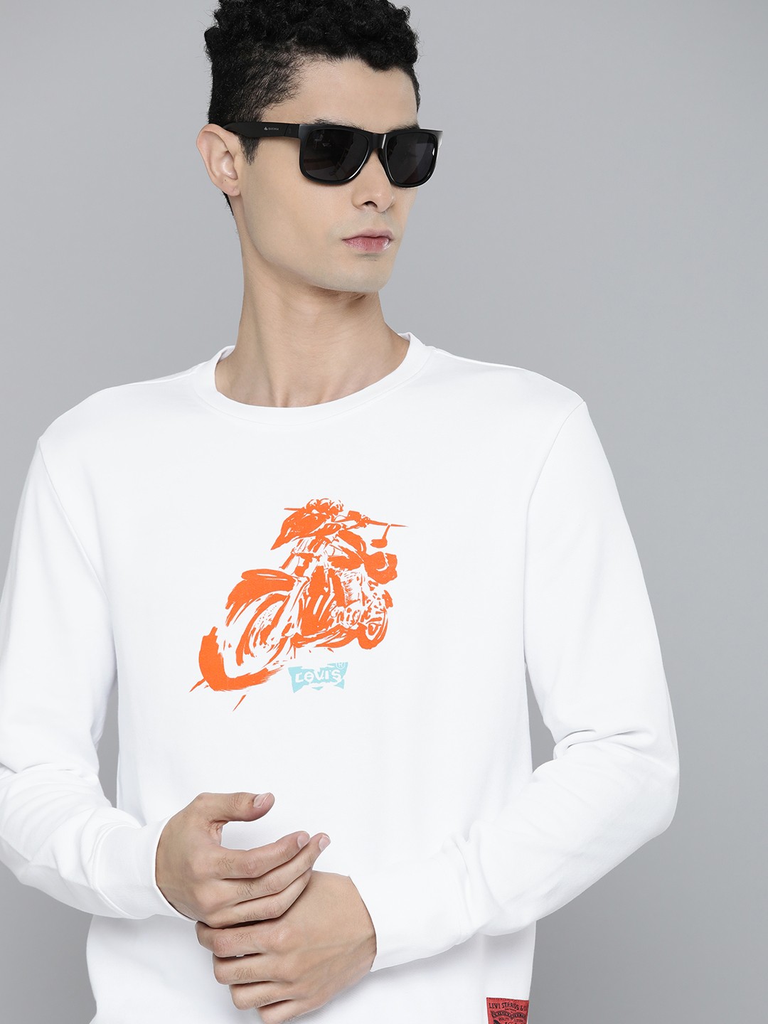 

Levis Men White Graphic Printed Round-Neck Pure Cotton Pullover Sweatshirt