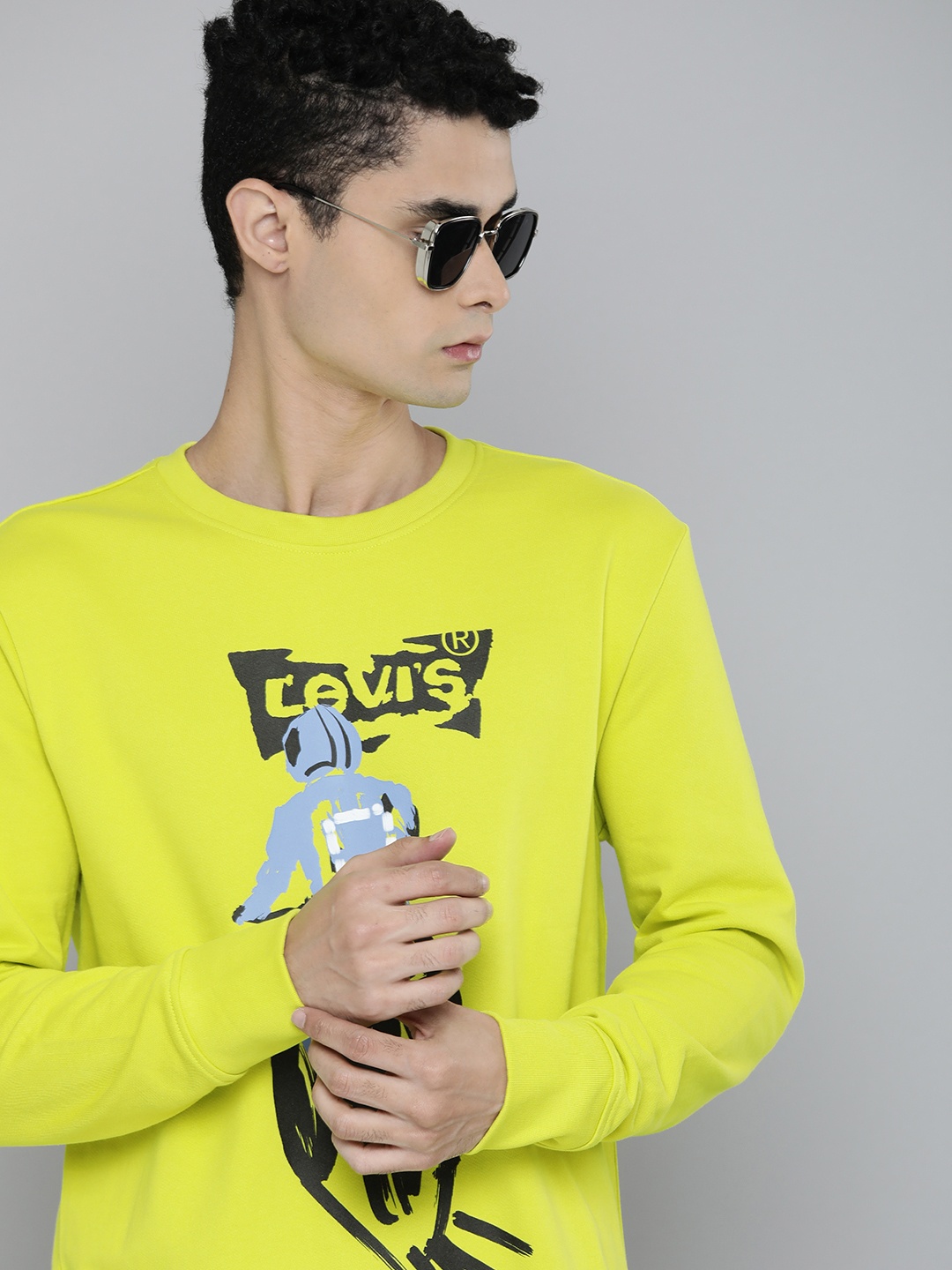 

Levis Men Yellow Graphic Printed Round-Neck Pure Cotton Pullover Sweatshirt