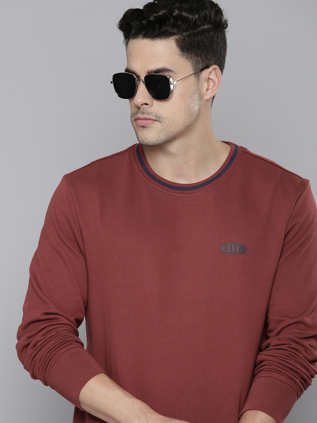 

Levis Men Solid Round-Neck Pure Cotton Pullover Sweatshirt, Maroon