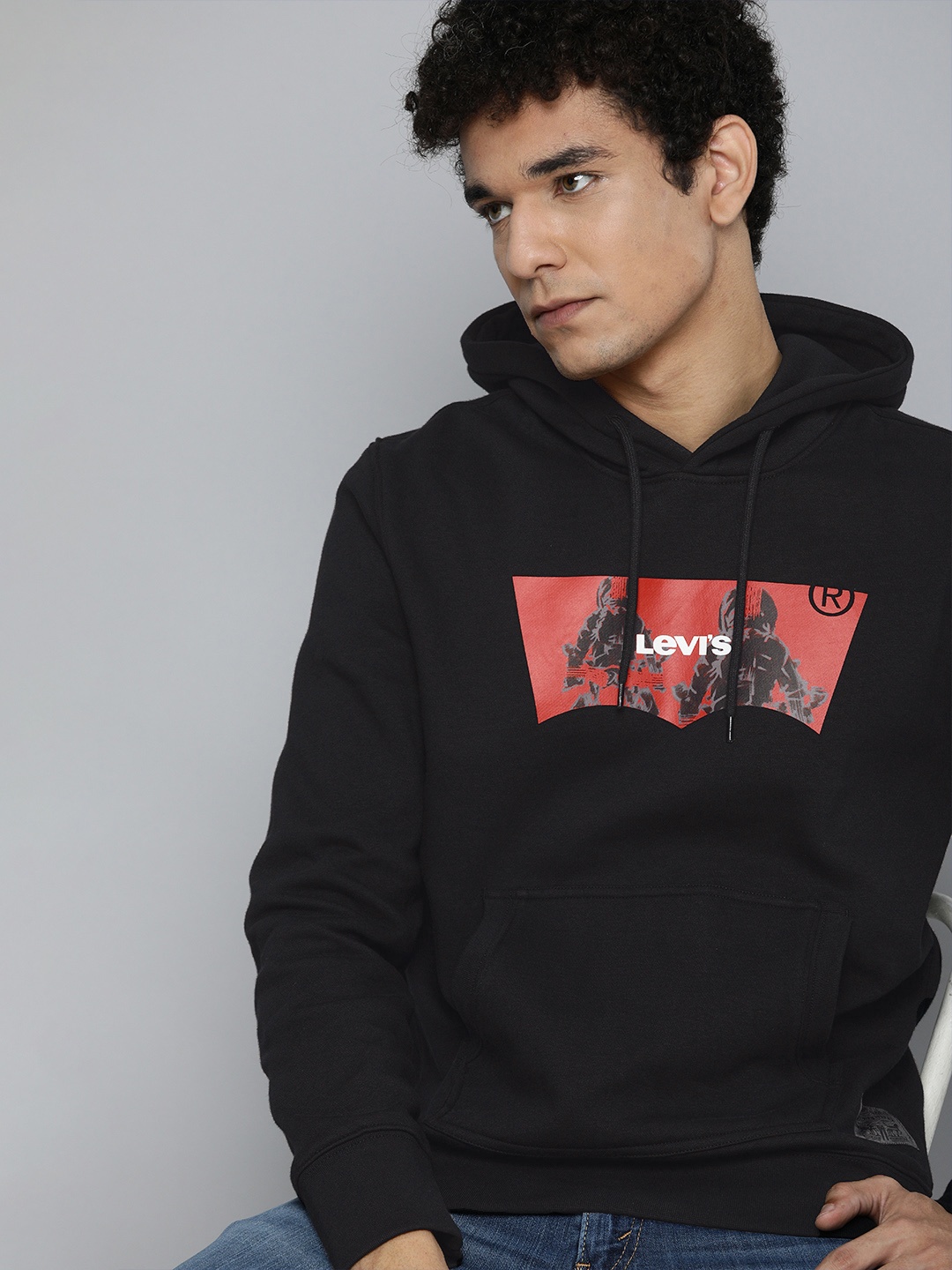 

Levis Men Brand Logo Printed Hooded Sweatshirt with Drawcords Closure, Black