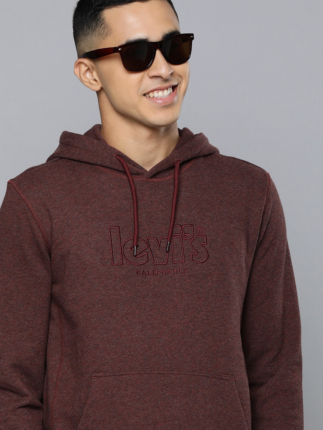 

Levis Men Burgundy Brand Logo Embroidered Hooded Sweatshirt