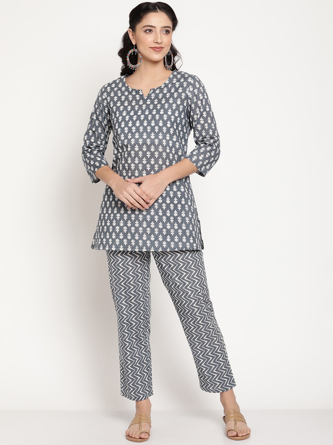 

Be Indi Women Grey & White Printed Pure Cotton Night suit