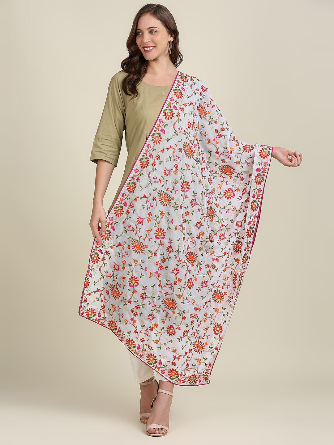 

Dupatta Bazaar White & Pink Embroidered Dupatta with Thread Work