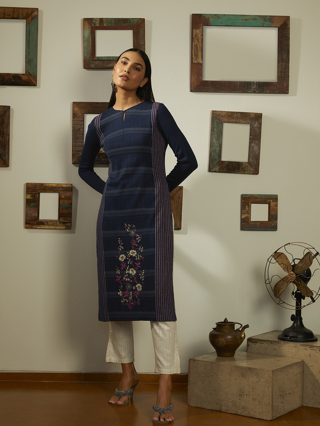 

Anouk Women Navy Blue Floral Printed Straight Woollen Kurta