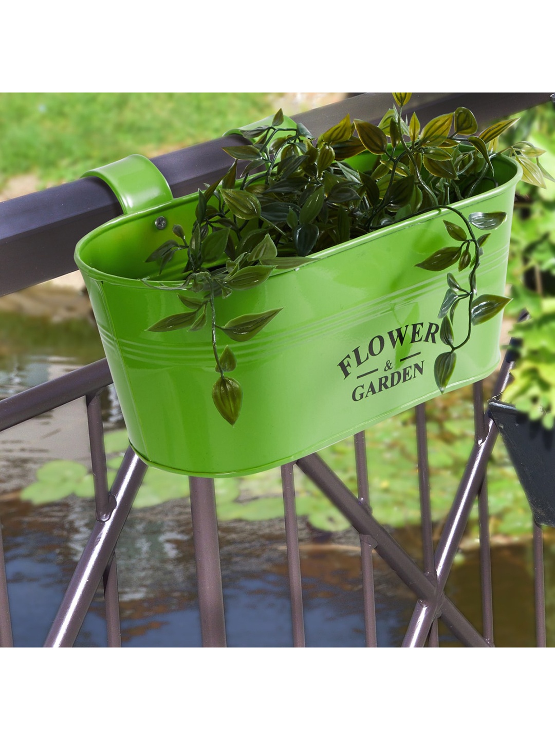 

Hme Centre Green Printed Oval Metal Planter