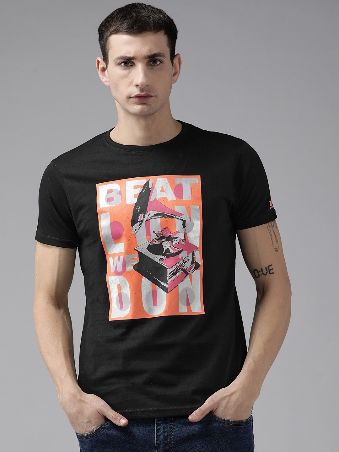 

BEAT LONDON by PEPE JEANS Men Brand Logo Printed Pure Cotton Slim Fit T-shirt, Black