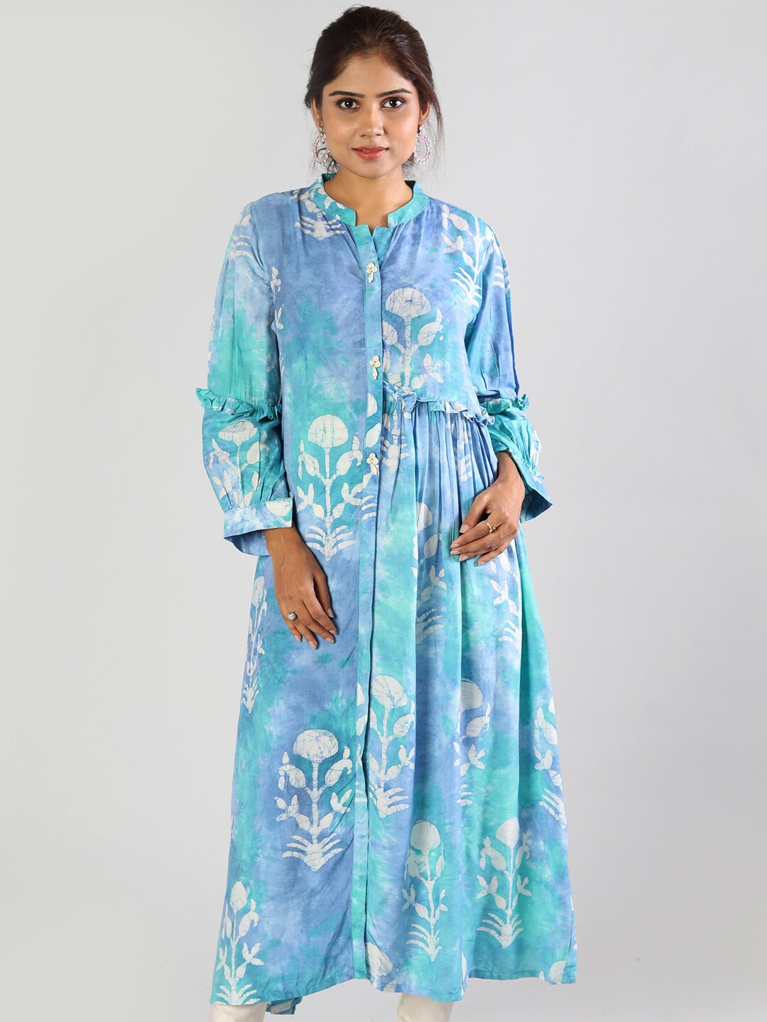 

taruni Women Blue & White Floral Printed Anarkali Kurta