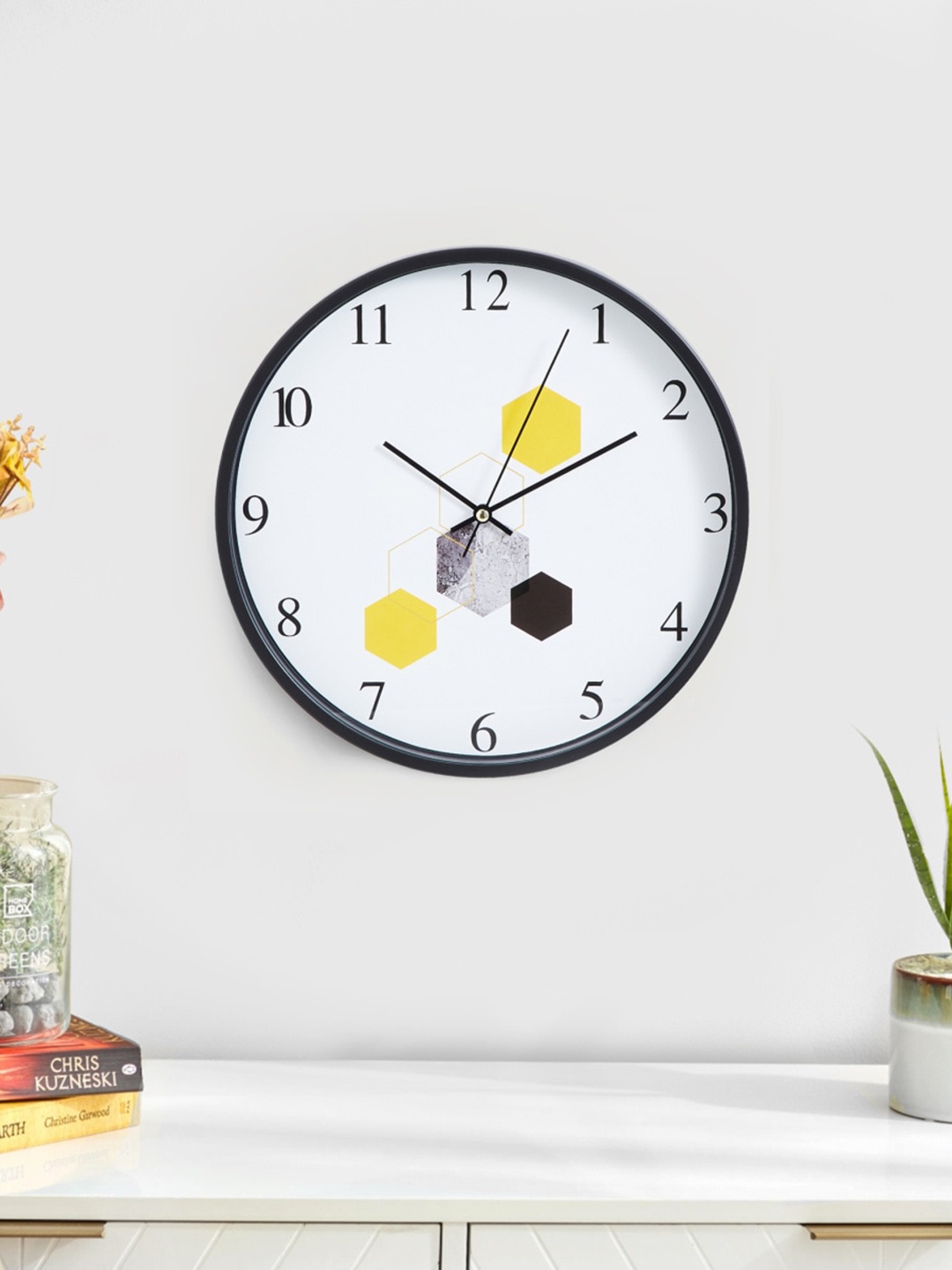 

Home Centre White Round Analogue Wall Clock