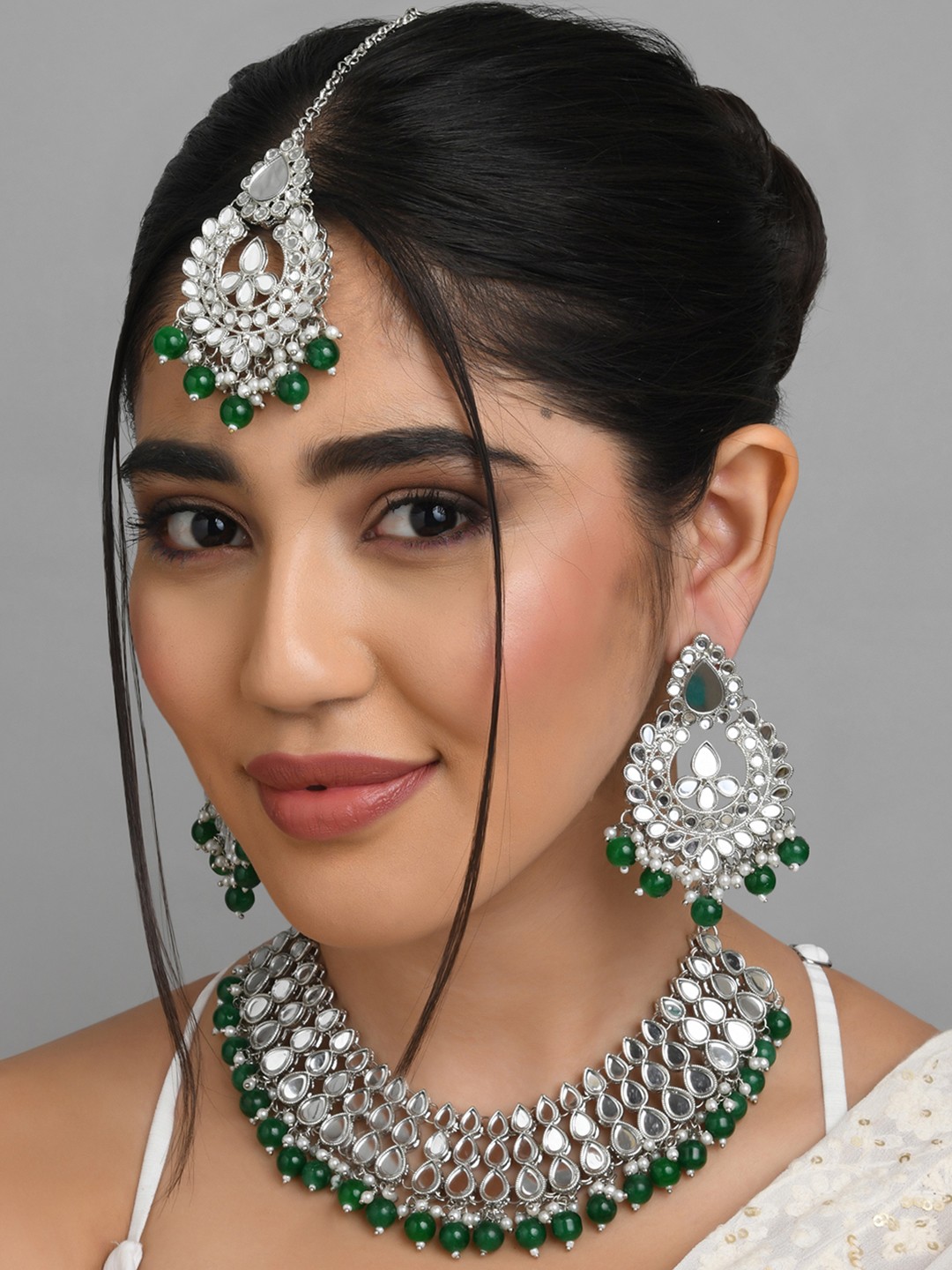 

Fida Green & Silver-Toned Gold-Plated Mirror Work Jewellery Set
