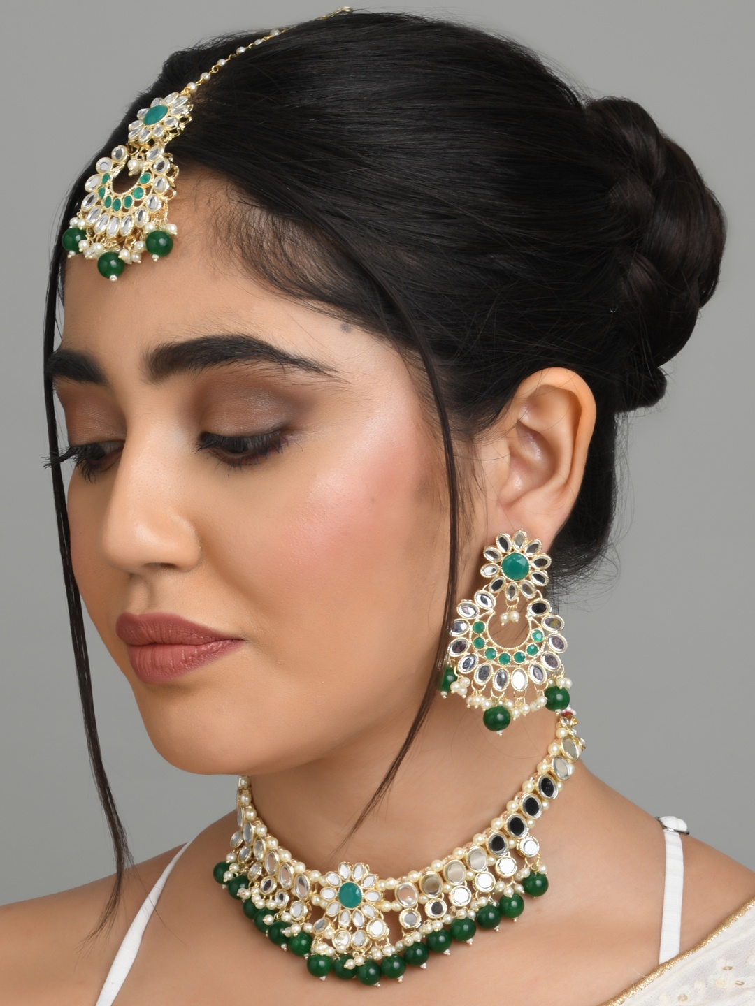 

Fida Green Pearls Kundan Studded Jewellery Set