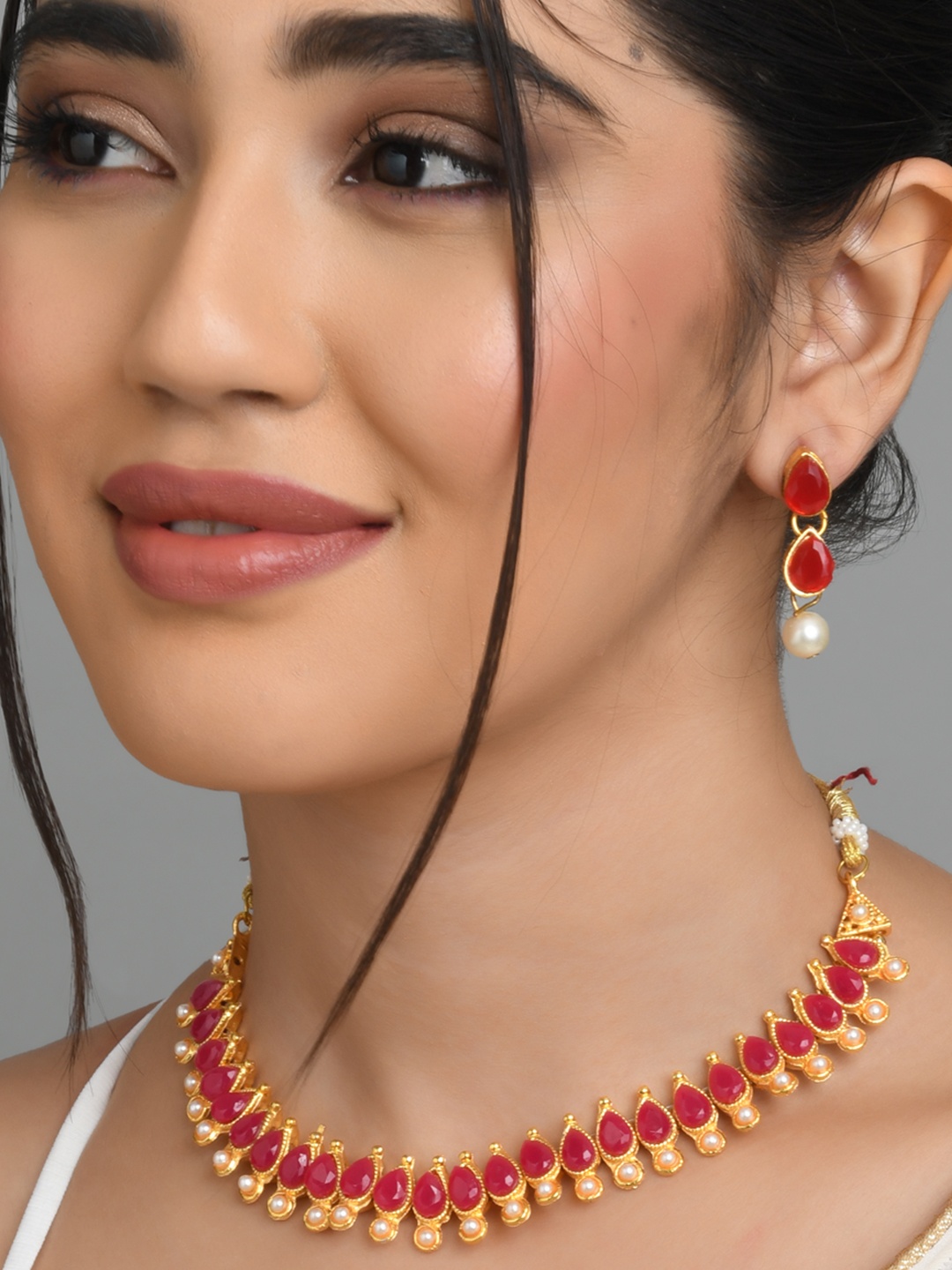 

Fida Gold-Plated & Red Pearl Choker Jewellery Set