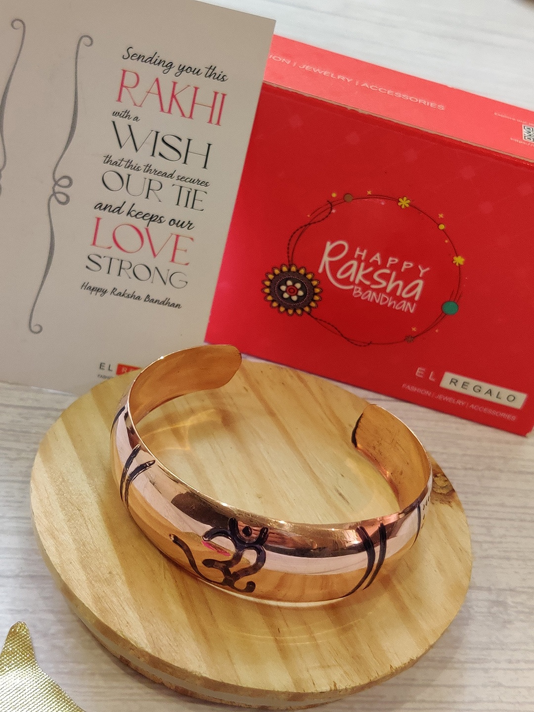 

EL REGALO Men Gold-Plated Om Kada Rakhi