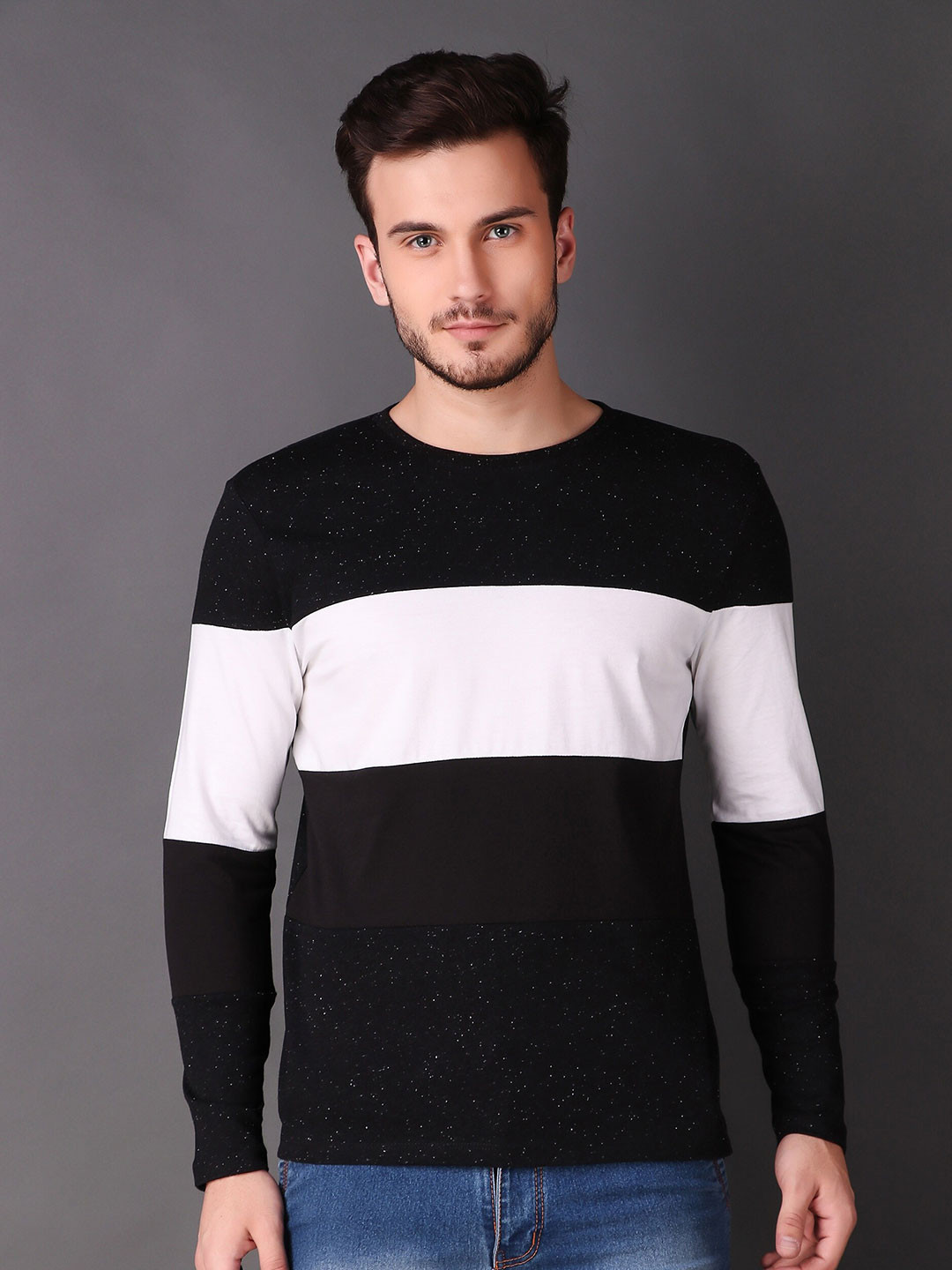 

LE BOURGEOIS Men Black Colourblocked Monochrome T-shirt