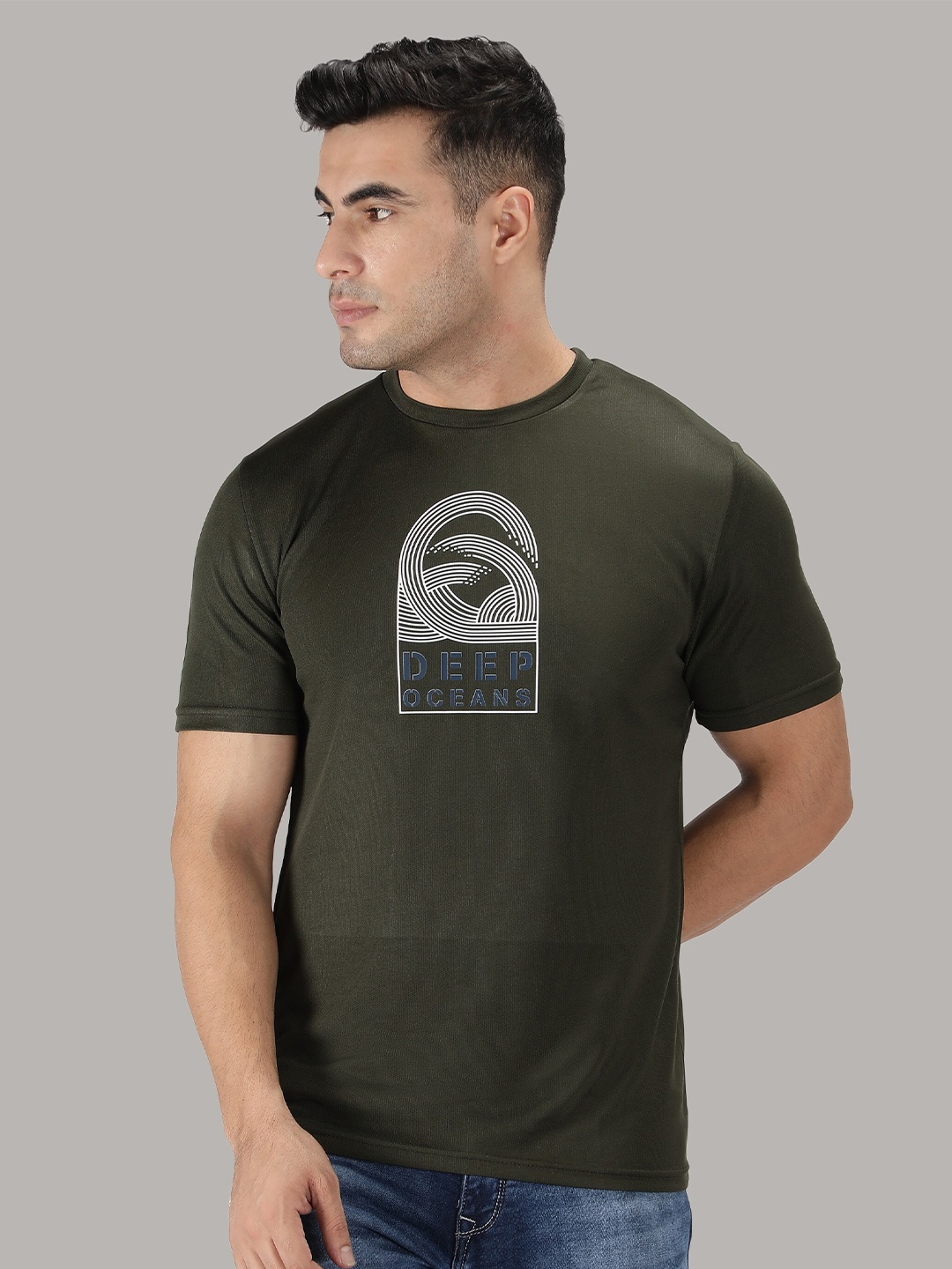 

Reshavio Men Olive Green Printed T-shirt