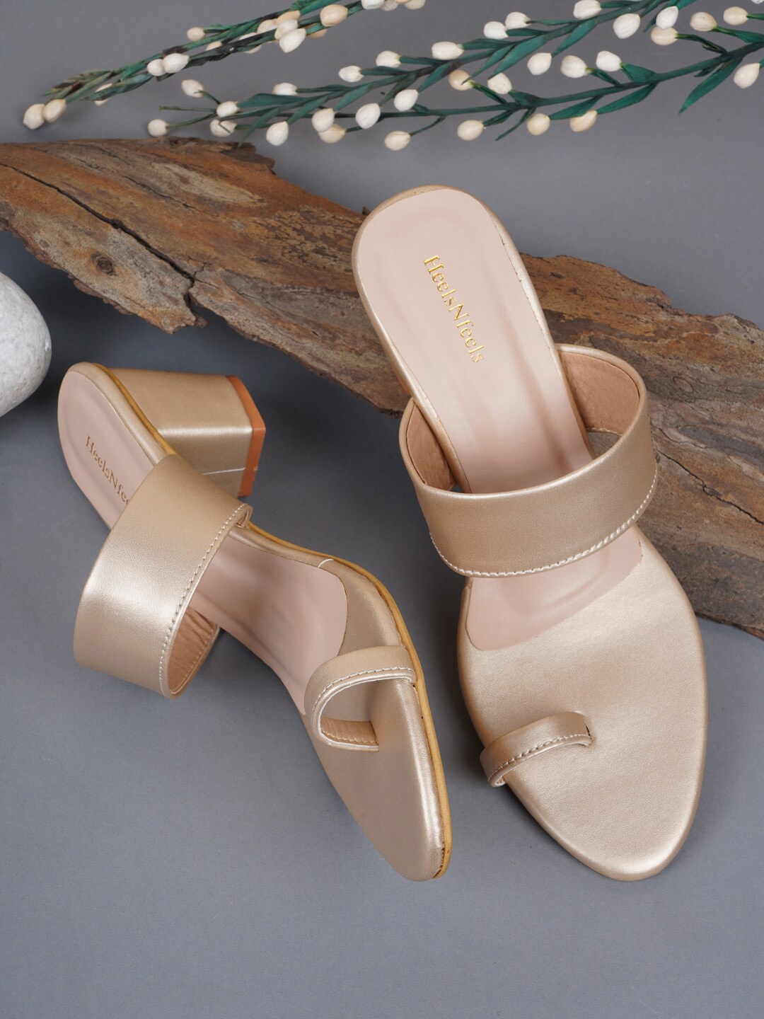 

HEELSNFEELS Gold-Toned Ethnic Block Sandals