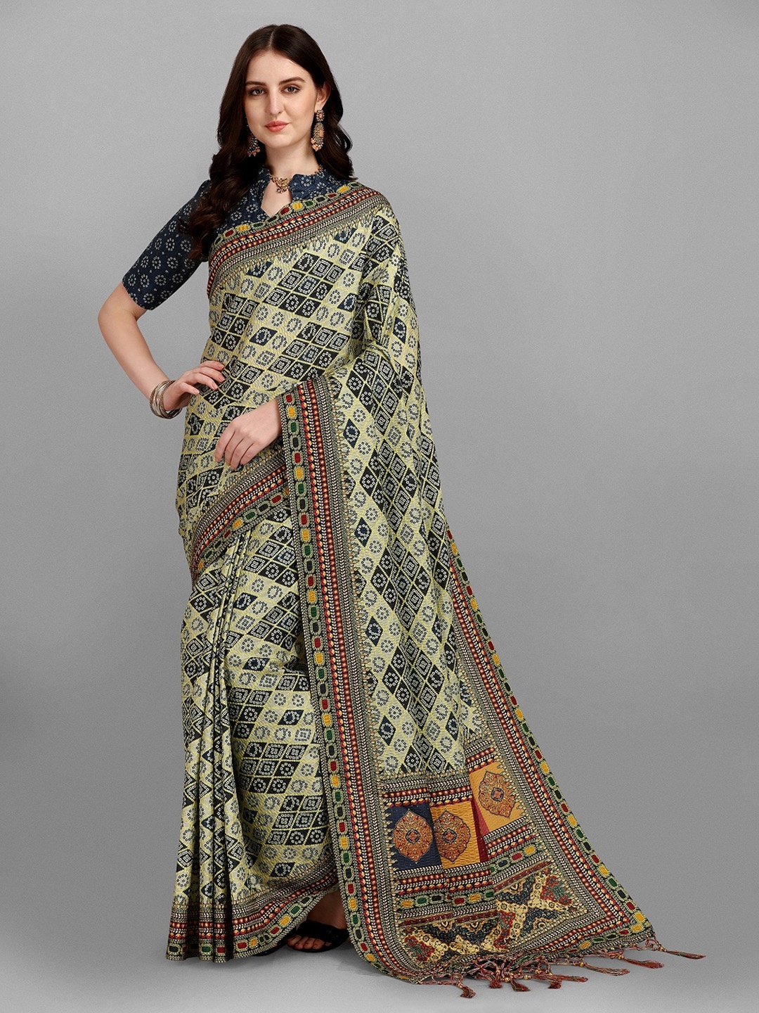 

Fashion Basket Black & Brown Bandhani Silk Blend Saree