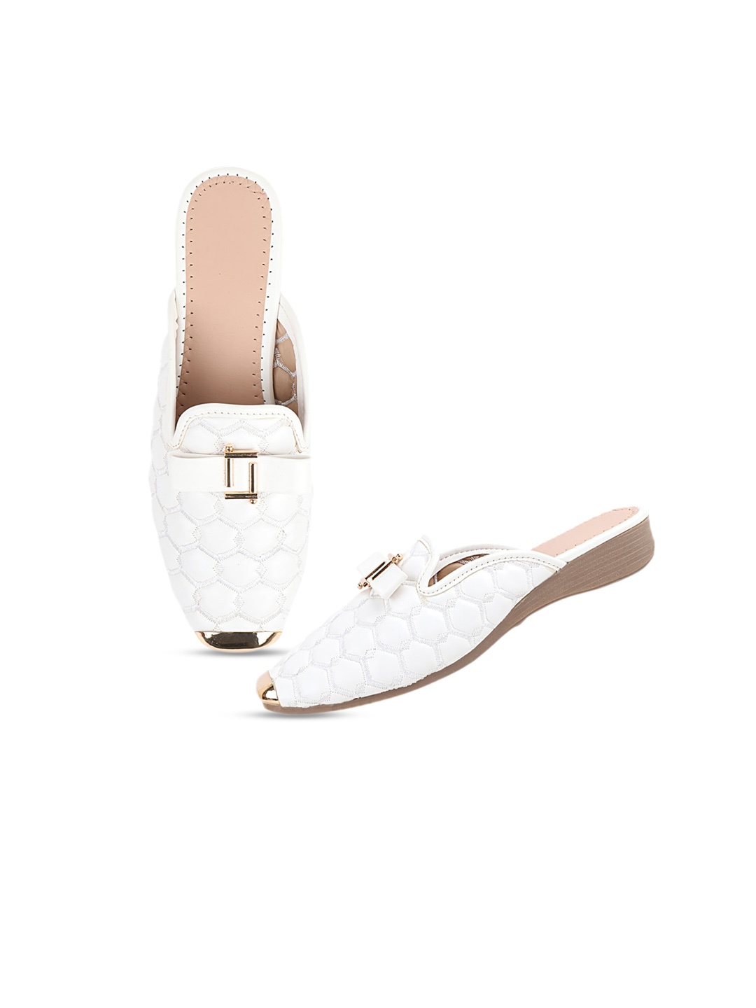 

THE WHITE POLE Women White Ethnic Bows Flats