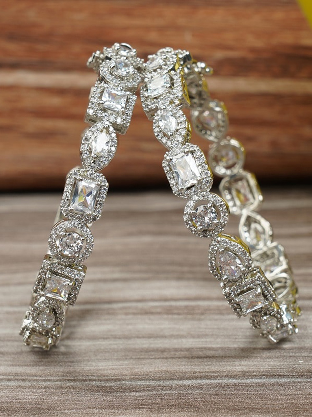 

AURAA TRENDS Women White American Diamond Rhodium-Plated Bangle-Style Bracelet